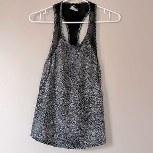 WOMEN’S WORKOUT TANK